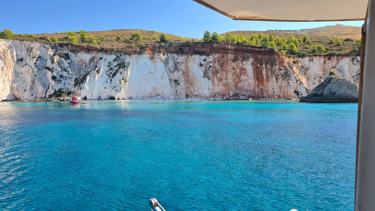 Azure cruise in Kefalonia with hidden beaches and Greek lunch