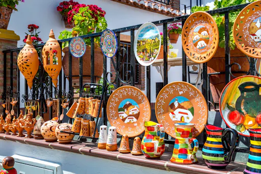 Sierra Nevada tour with picnic and pottery-making demo