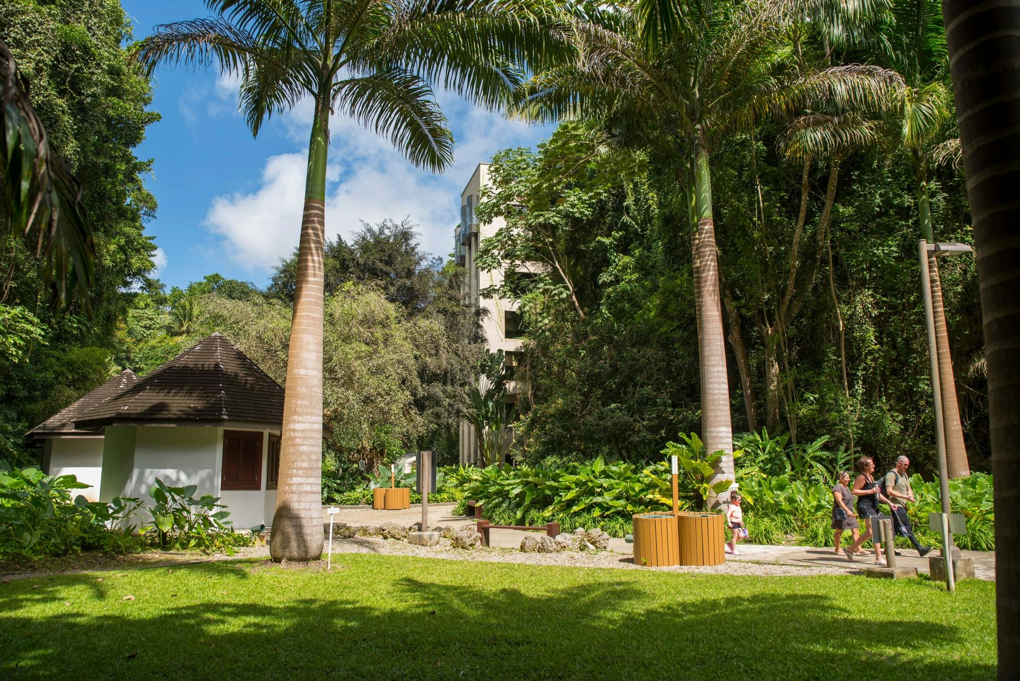 Harrison's Cave & Heritage Railway Tour