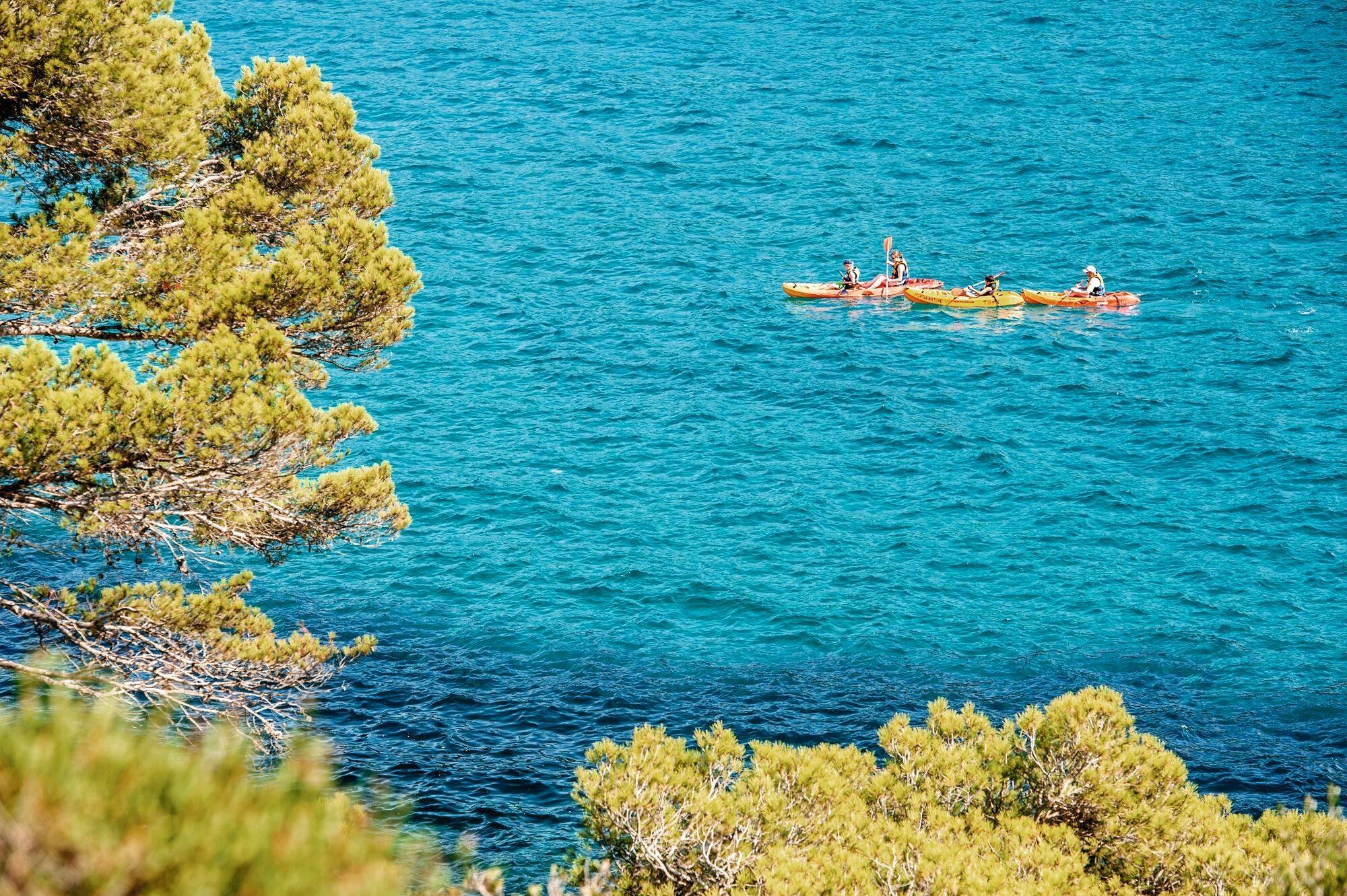 Full-day Cheow Lan Lake adventure from Krabi