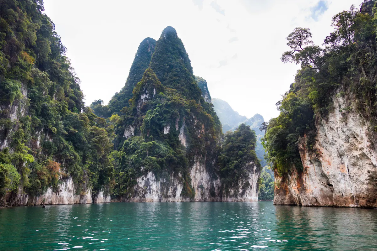 Full-day Cheow Lan Lake adventure from Krabi