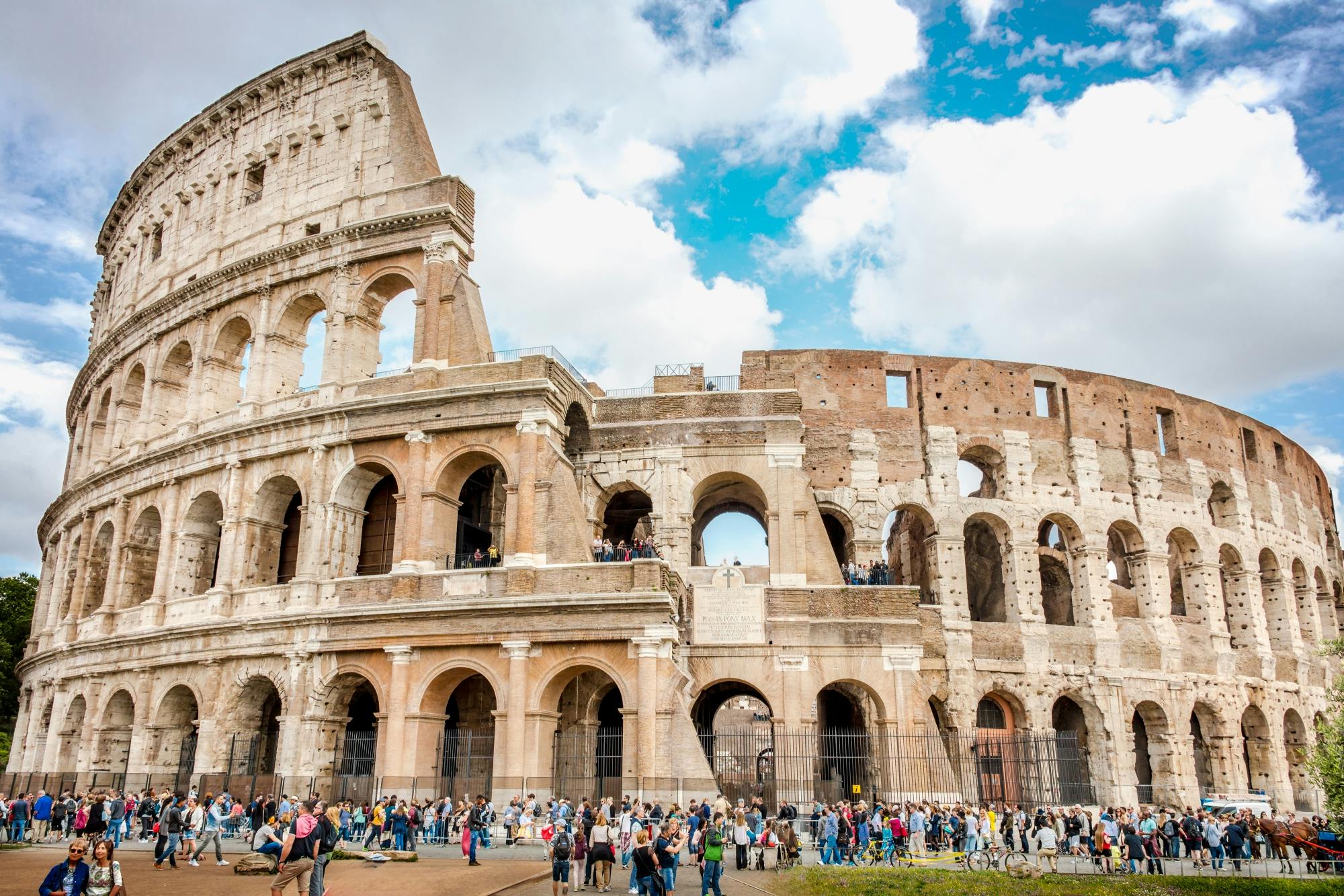 Visita privada al Coliseo y a la arena con un guía local