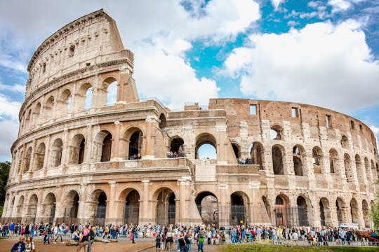 Colosseum and arena floor private tour with local guide