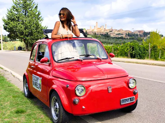 Tuscany wine tour by iconic Italian vintage car