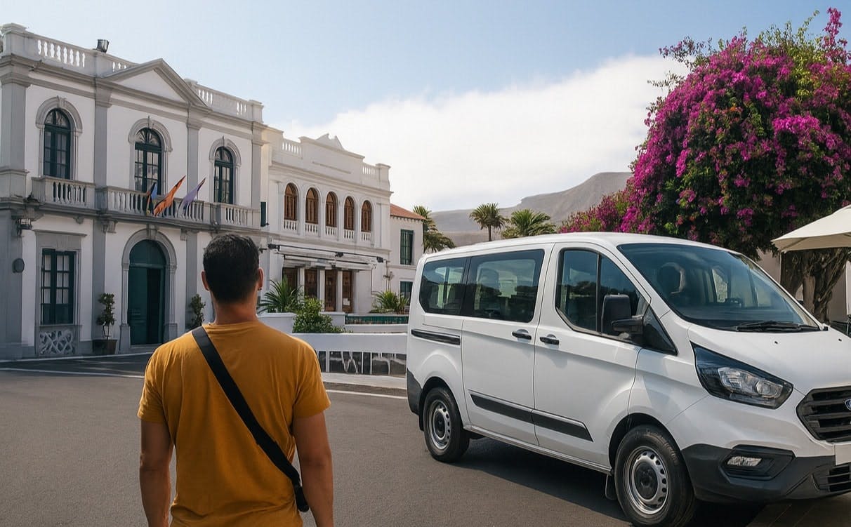 Lanzarote landscapes tour with wine-tasting at a local bodega