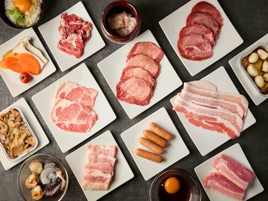 100 minuti all-you-can-eat di Wagyu a Gotanda