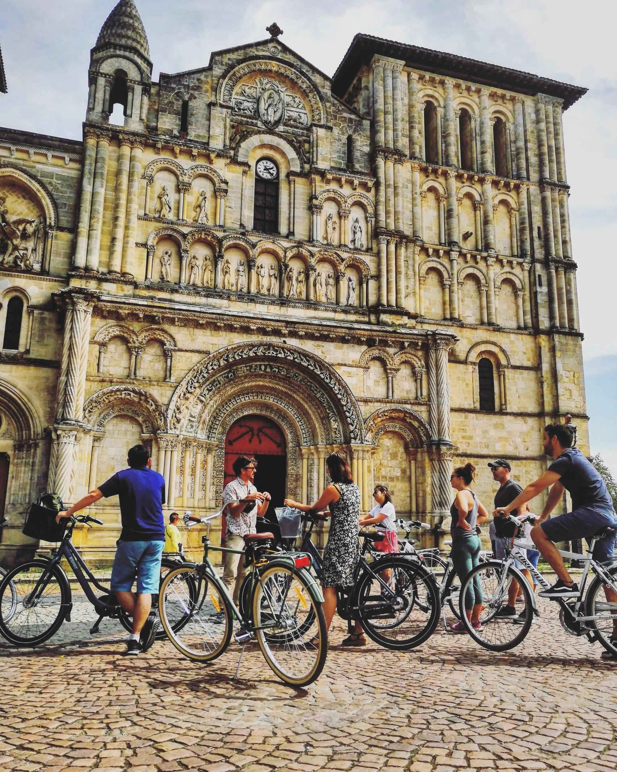 Bordeaux 3-hour bike tour to discover the city highlights