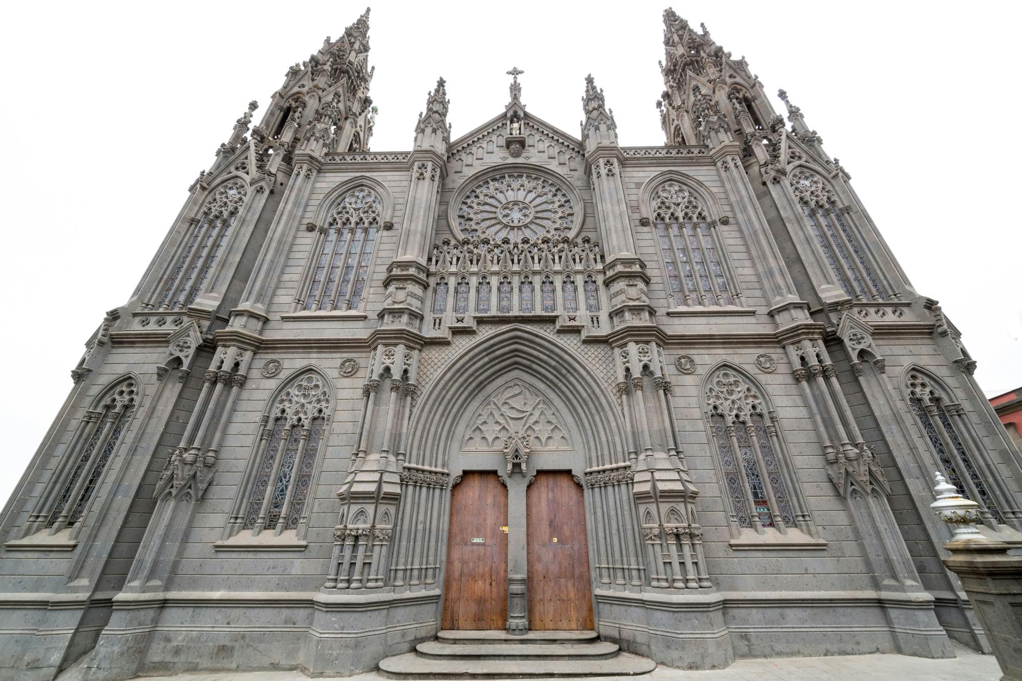 Gran Canaria food tour with distillery visit and local lunch