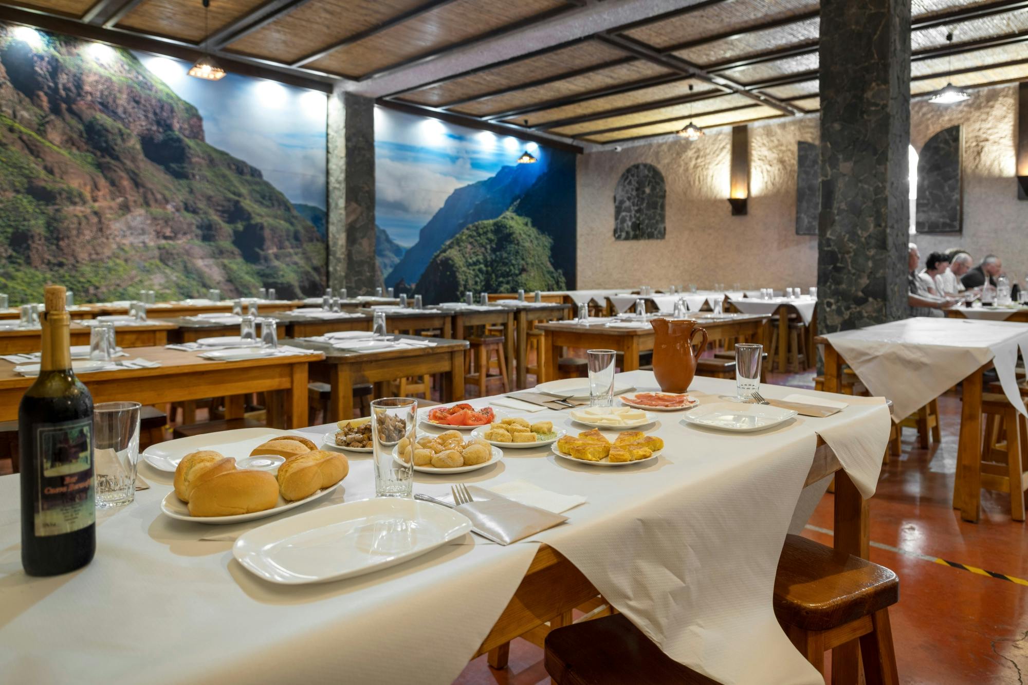 Gran Canaria’s Poema del Mar aquarium and Guayadeque canyon tour