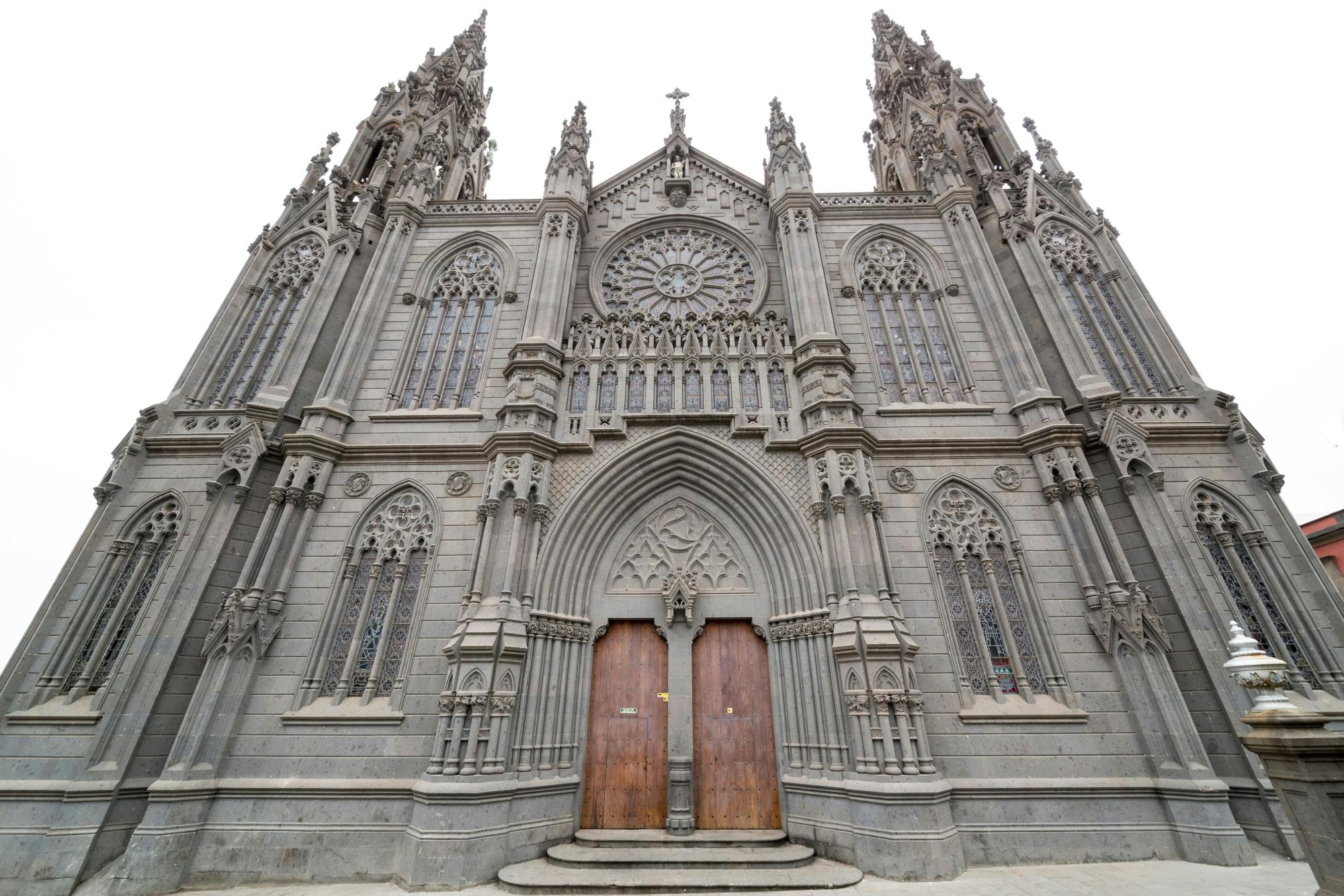 Gran Canaria food tour with distillery visit and local lunch