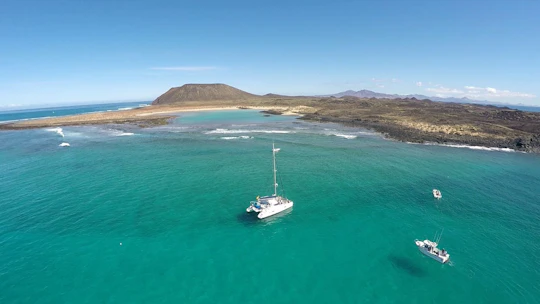 Oby catamaran cruise to Lobos Island with snorkelling