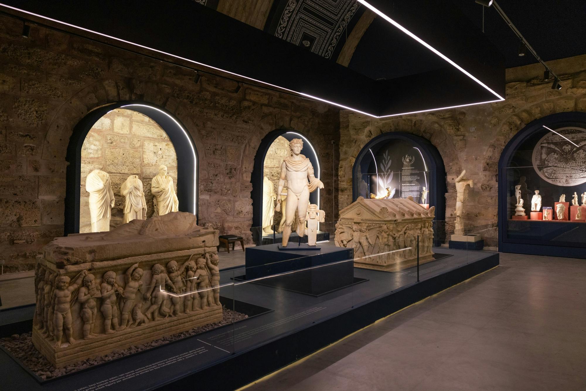 Half-day guided tour of Side with Temple of Apollo visit