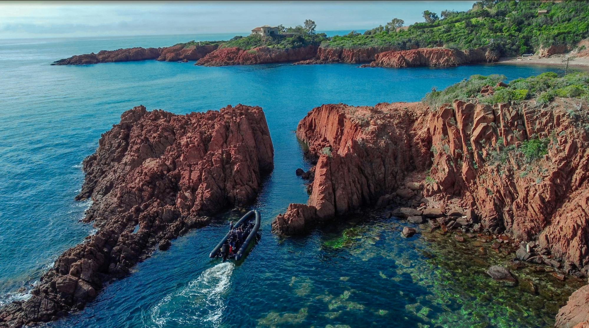 Passeio de barco e mergulho com snorkel para as Calanques de Esterel saindo de Cannes