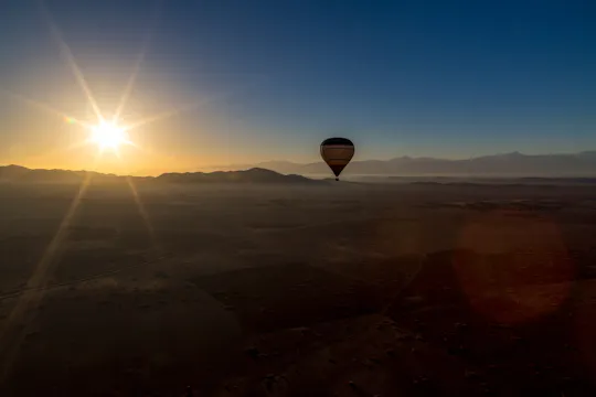 Türkische Heißluftballonfahrt bei Sonnenaufgang über Aspendos