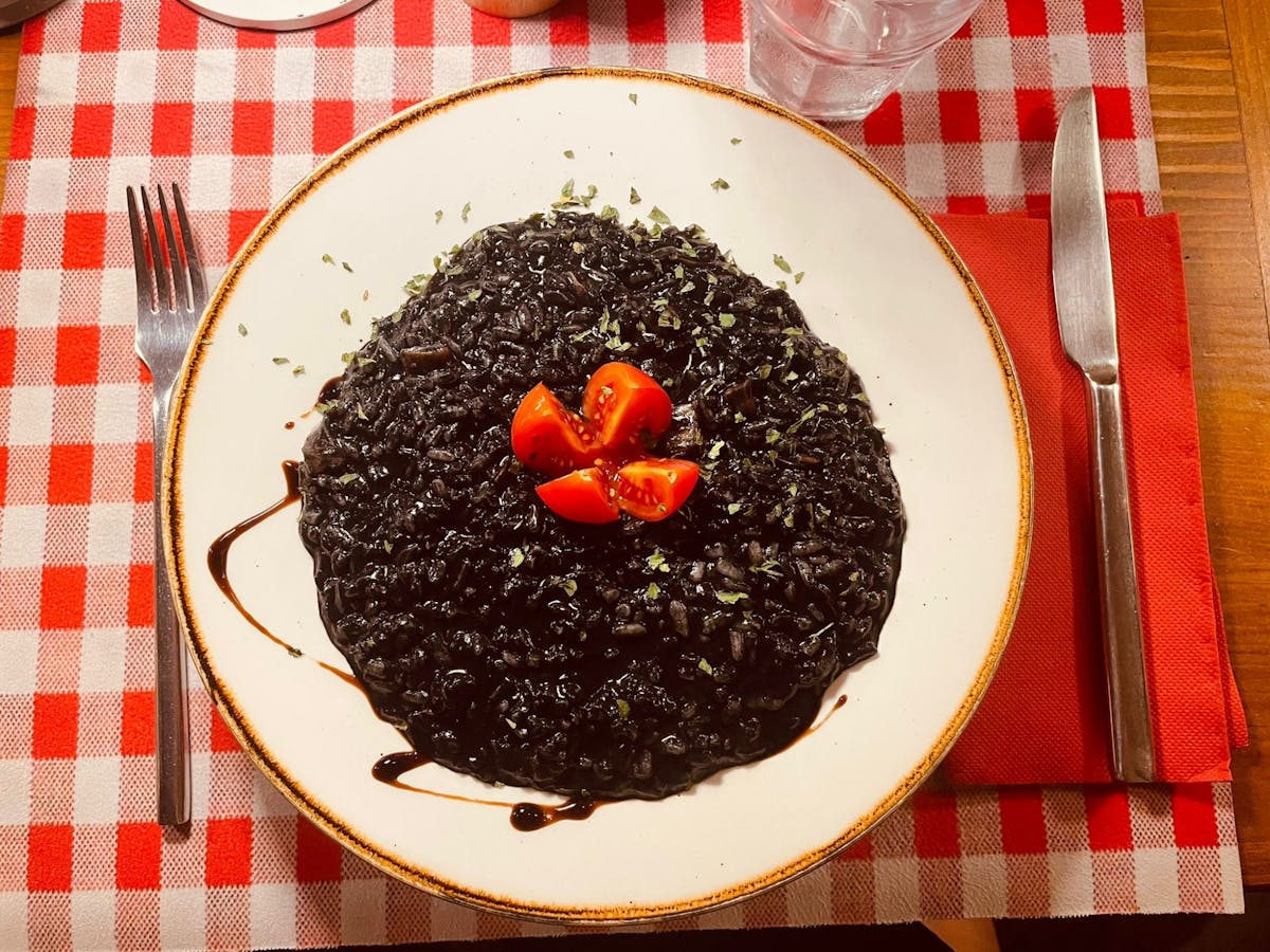 Sapori di Dubrovnik: tour gastronomico con pasto completo in un piccolo gruppo