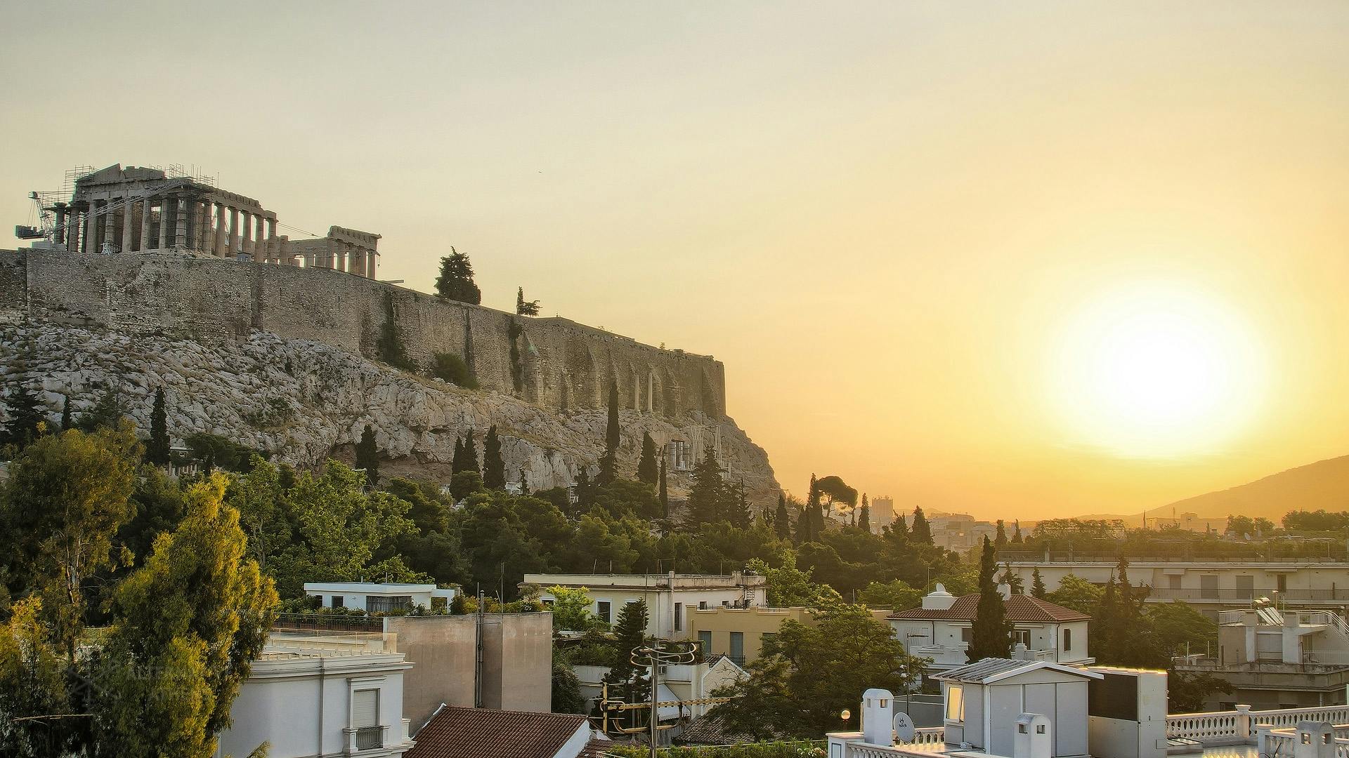 Athens Acropolis small-group guided tour during quieter hours