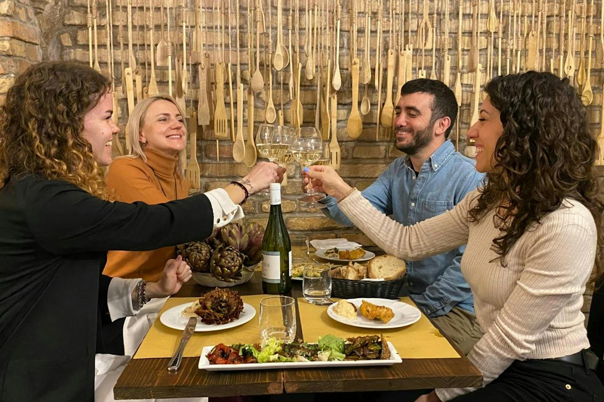 Cena degustazione tradizionale con la gente del posto nel quartiere ebraico di Roma