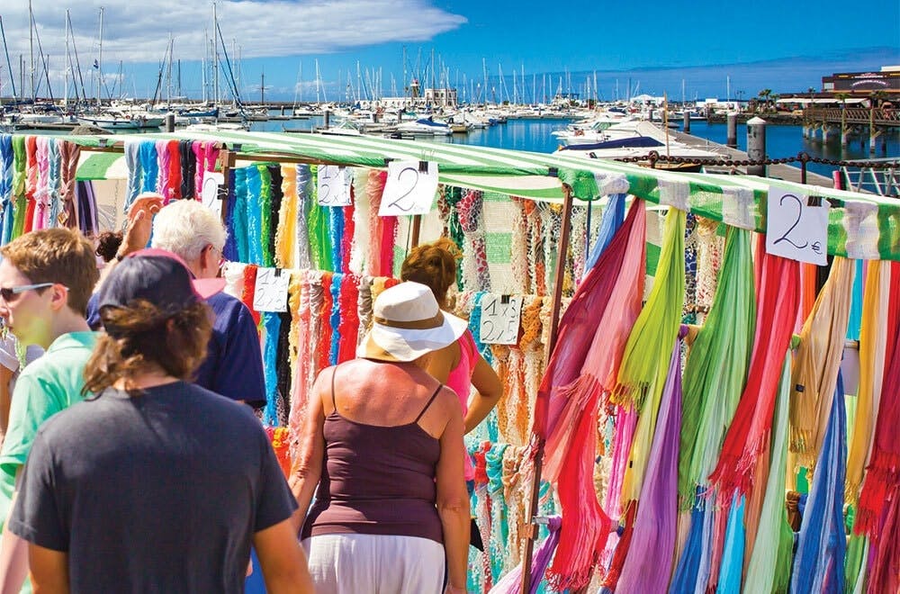 Guided shopping and exploration trip to Marina Rubicón