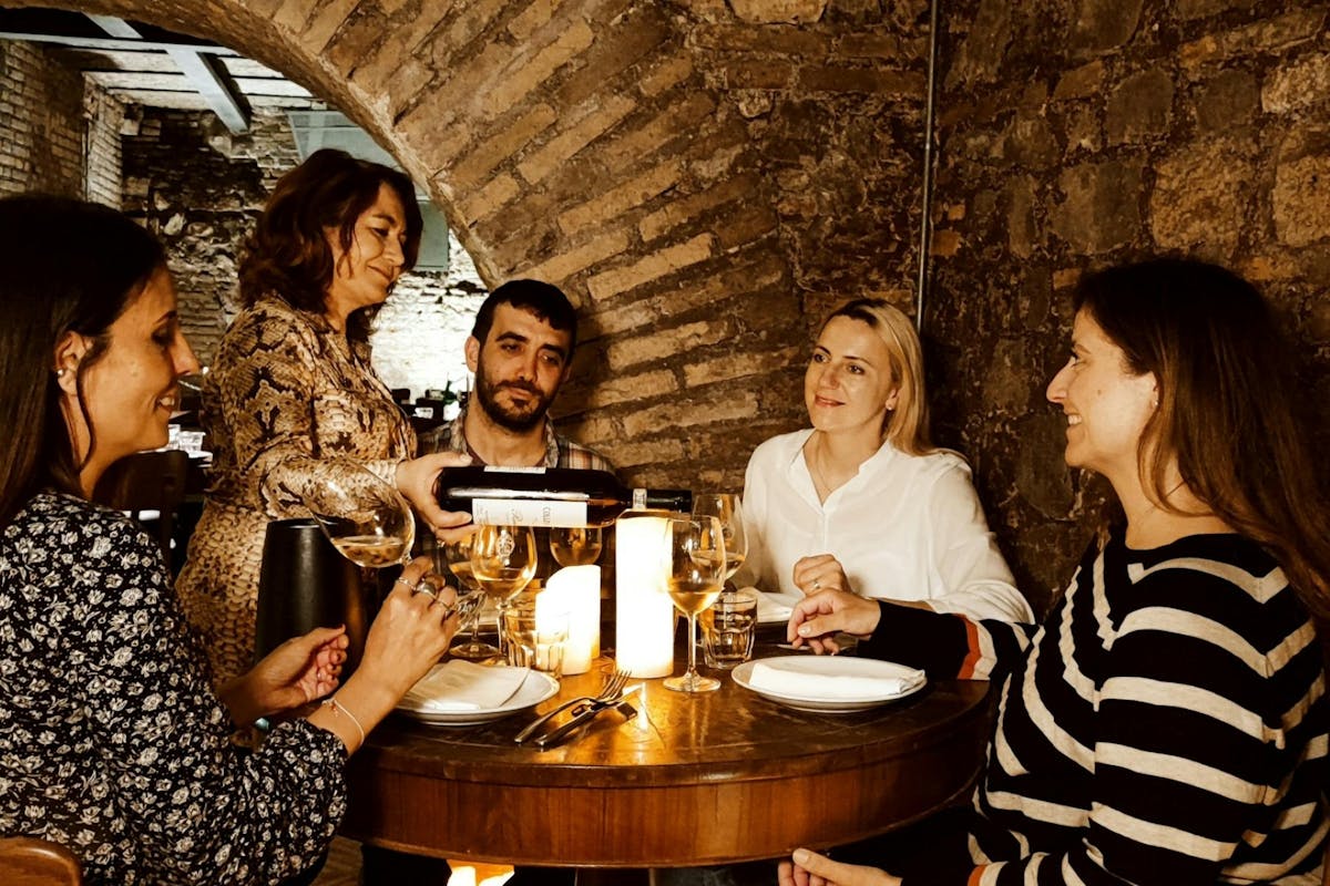 Esperienza culinaria a lume di candela nelle antiche Terme di Agrippa