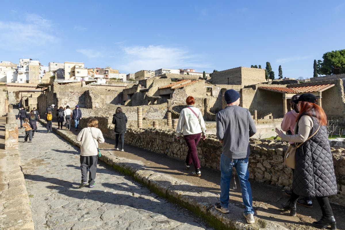 Tour combinato di Pompei ed Ercolano da Napoli con pranzo incluso