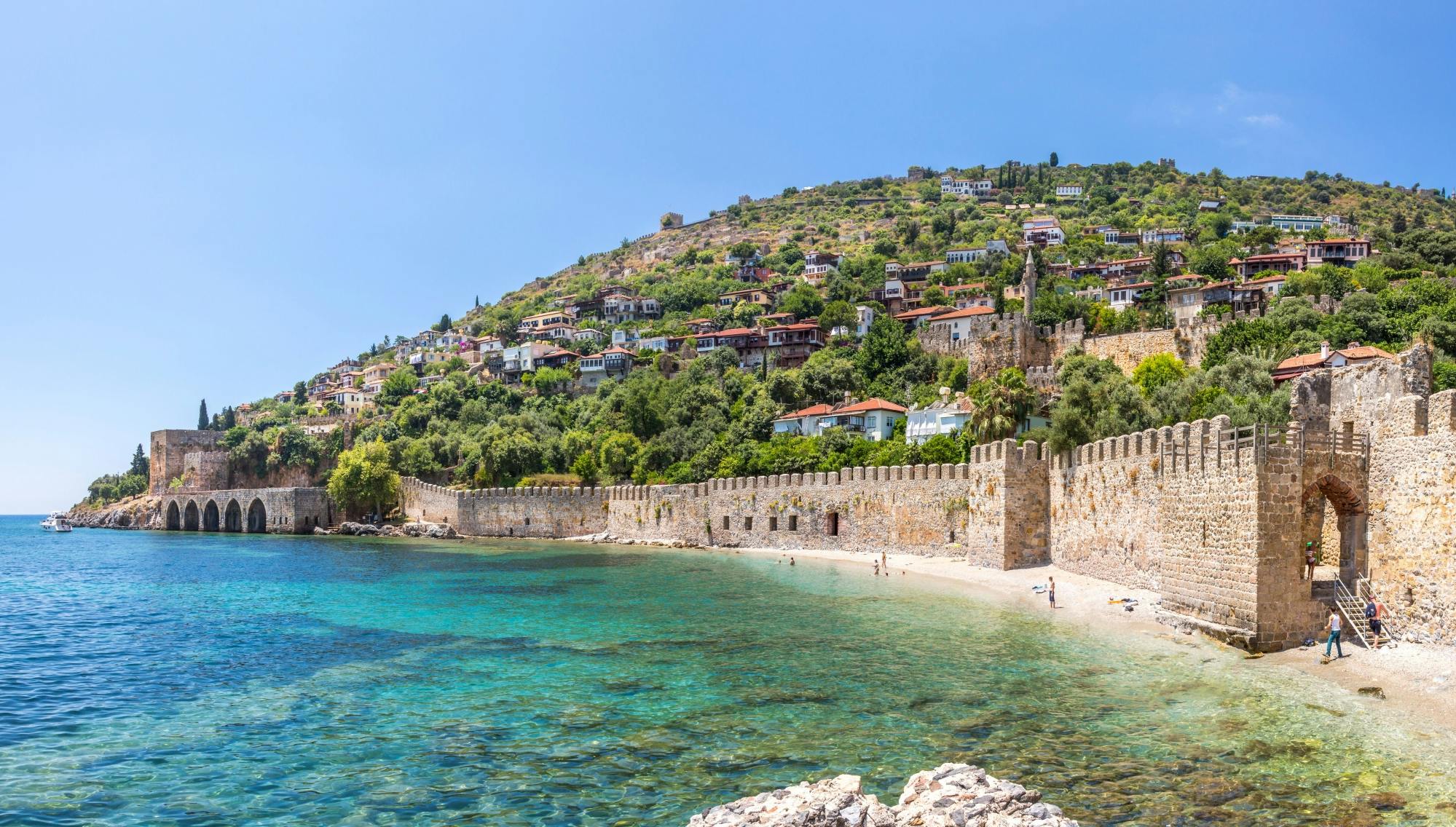 Adults-only boat cruise from Alanya with swimming stops and lunch