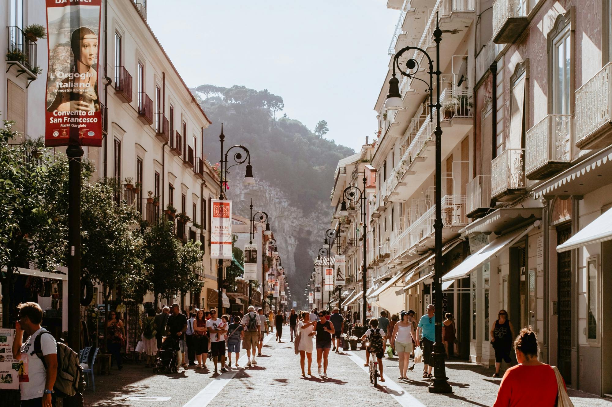 Bus transfer from Rome to Sorrento with a tour leader