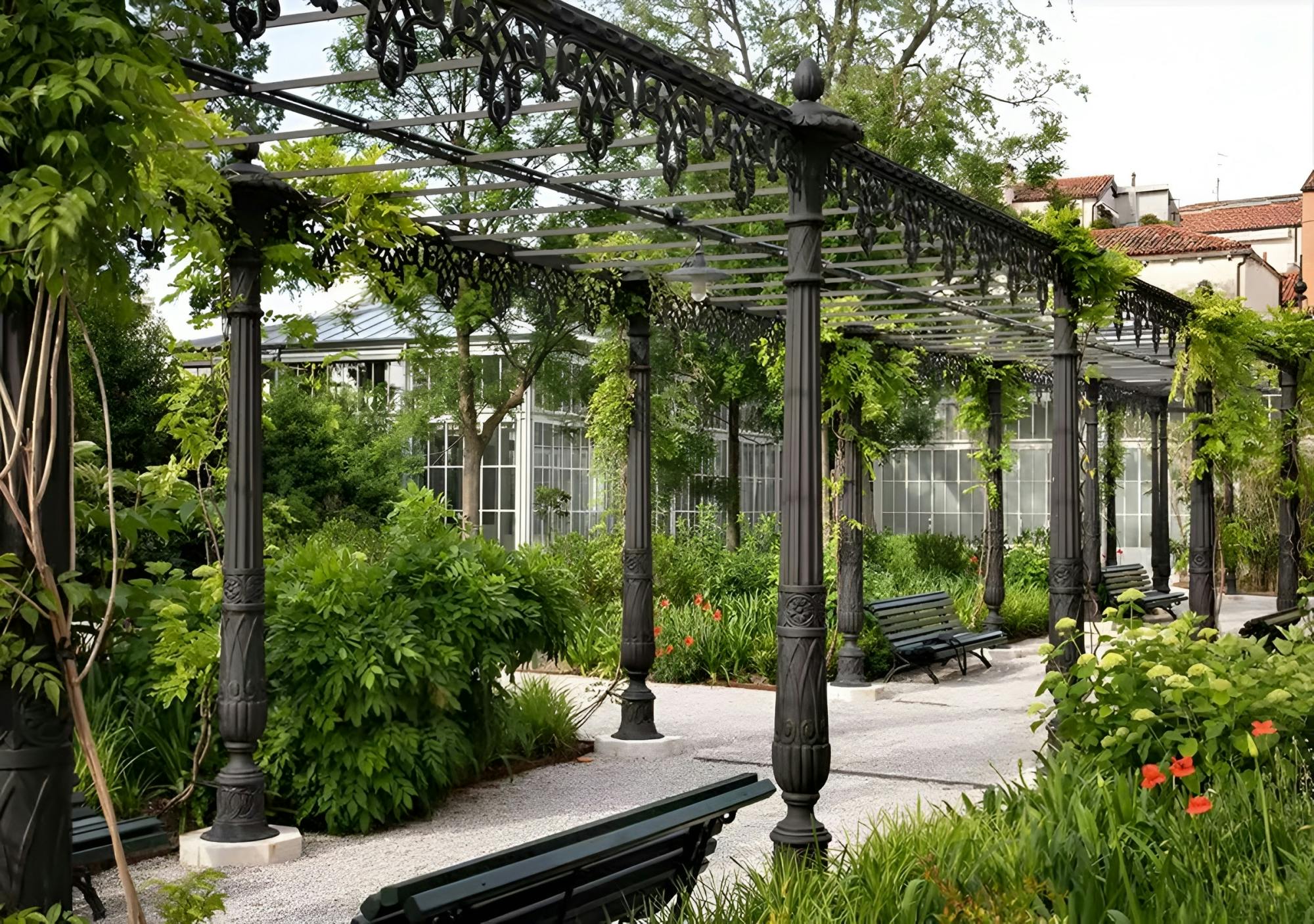 Light lunch in St. Mark's Square Royal Gardens