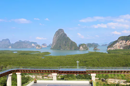 Ton Phrai waterval en Samet Nangshi Skywalk tour vanuit Khao Lak