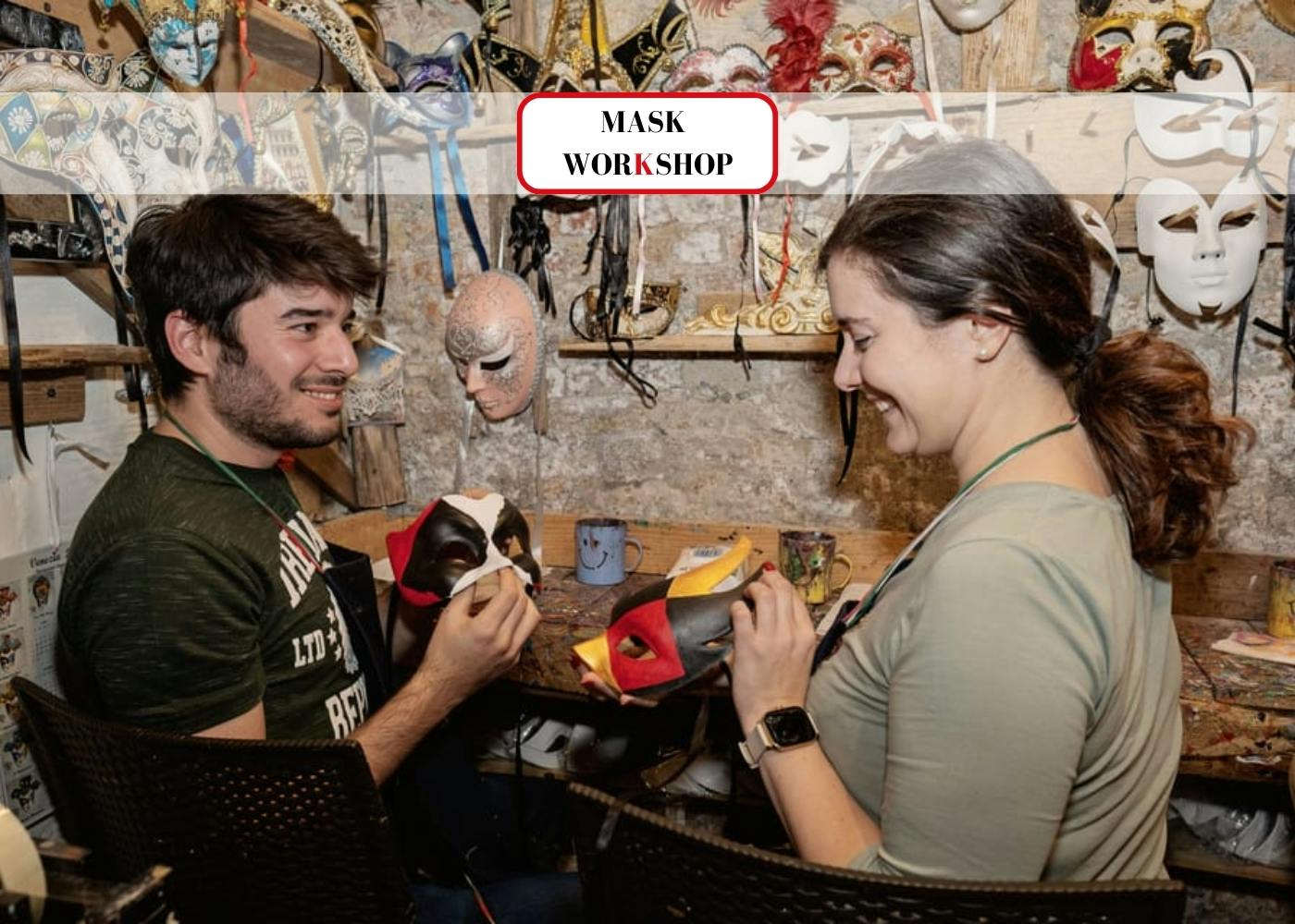 Zajęcia z dekorowania masek magicznych na placu św. Marka