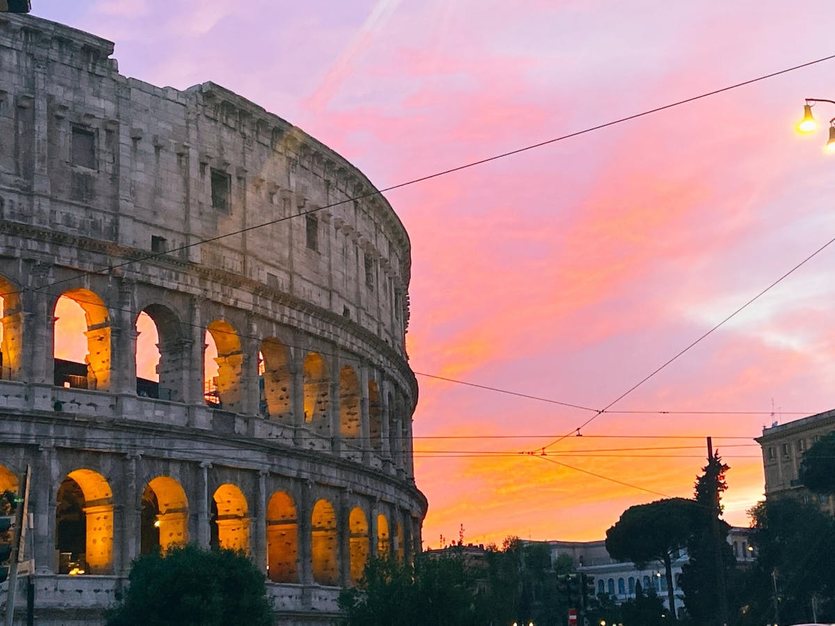 Esperienza del Colosseo con Arena e tour a piedi della città