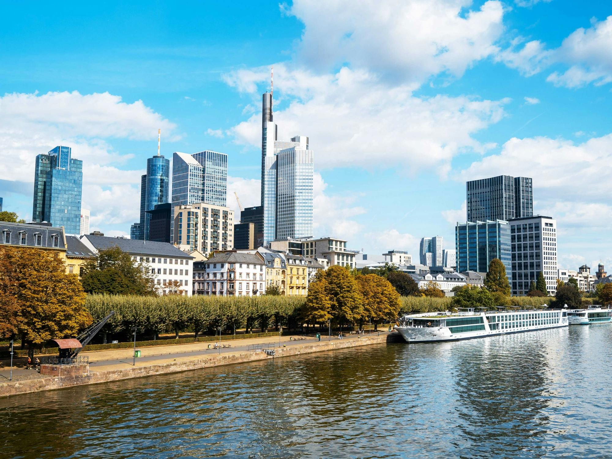 Frankfurt best intro walking tour with a local