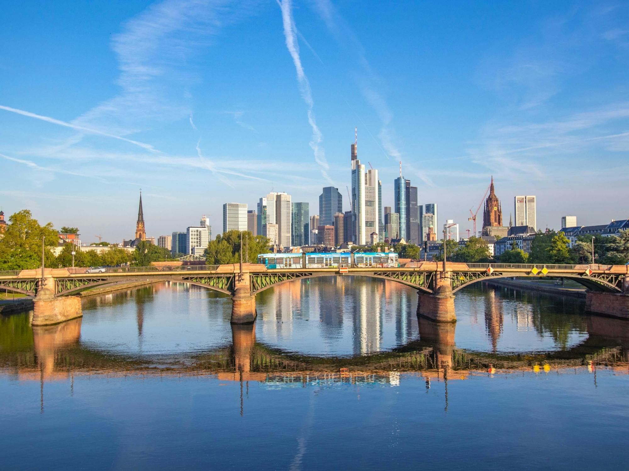 Frankfurt's most photogenic spots tour with a local guide