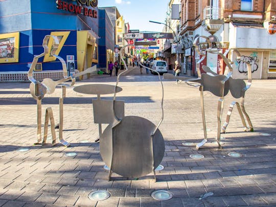Guided tour tracing The Beatles' footsteps in Hamburg with a local