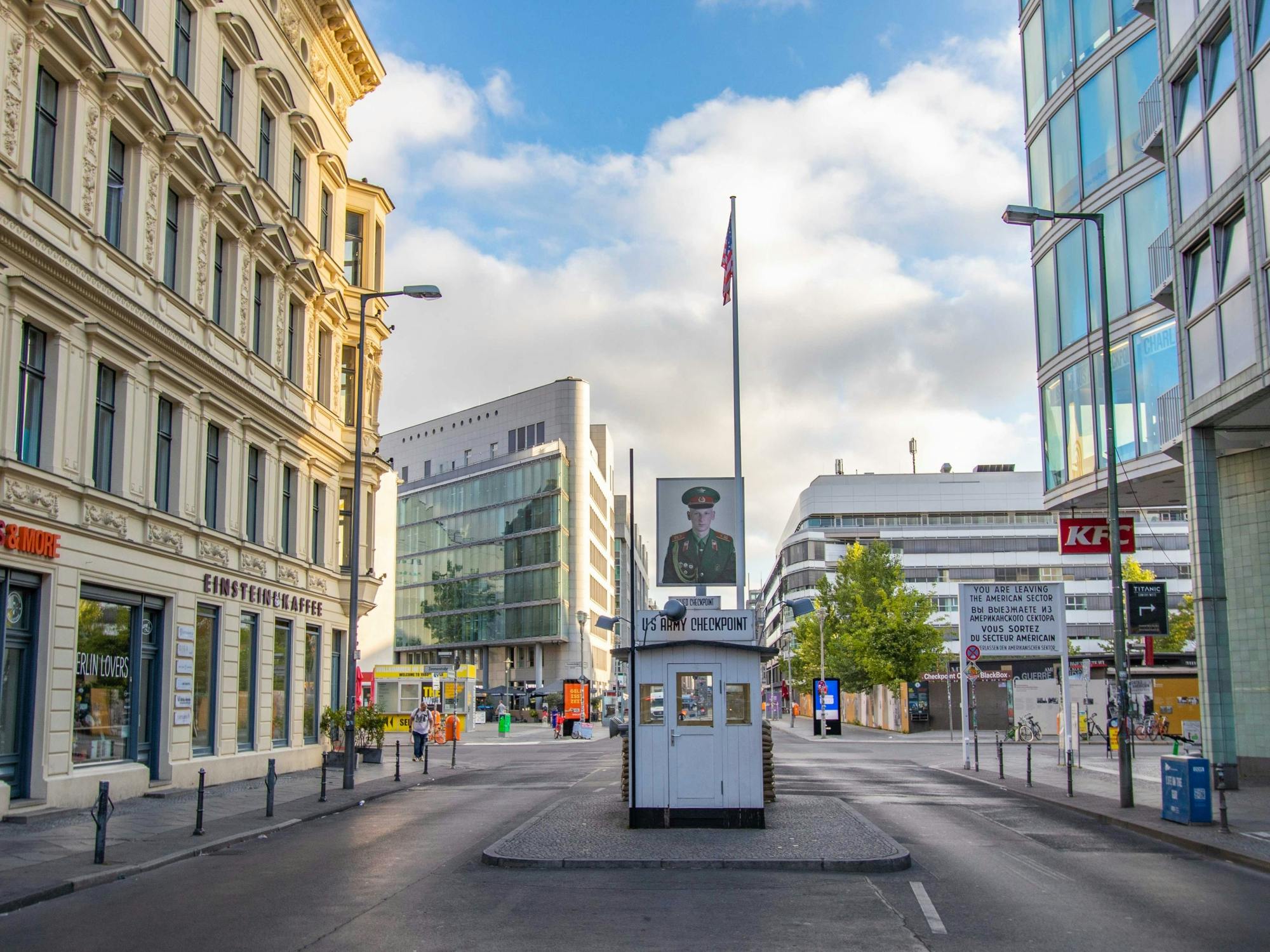 Private historical tour through Berlin with a local