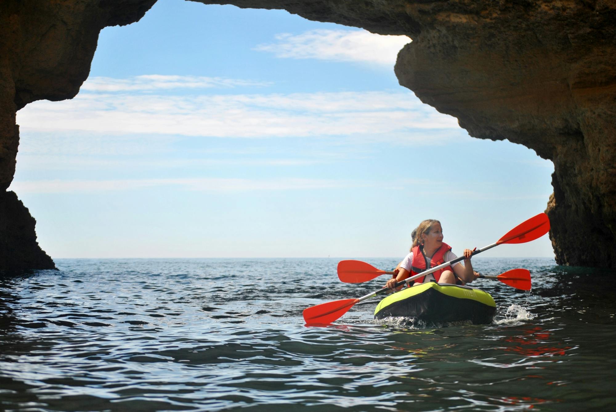 Visite guidée en kayak des grottes de Benagil