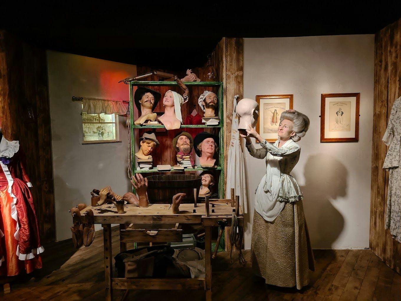 Berlin landmarks audio tour with Madame Tussauds ticket