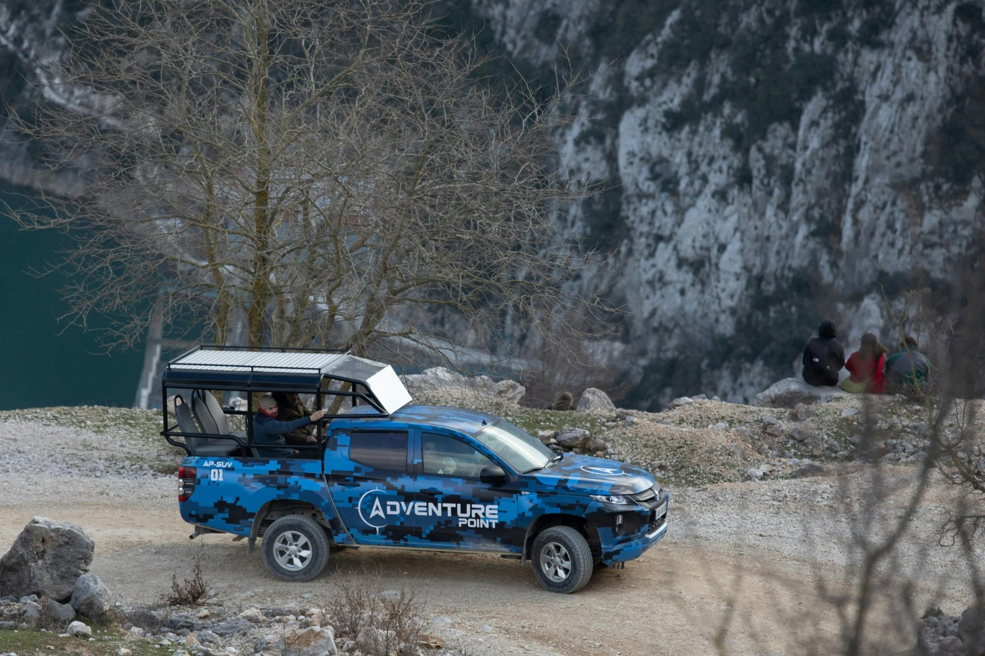 4x4 adventure to Lake Bovilla with wine tasting and lunch