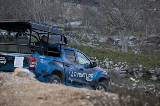 4x4 adventure to Lake Bovilla with wine tasting and lunch