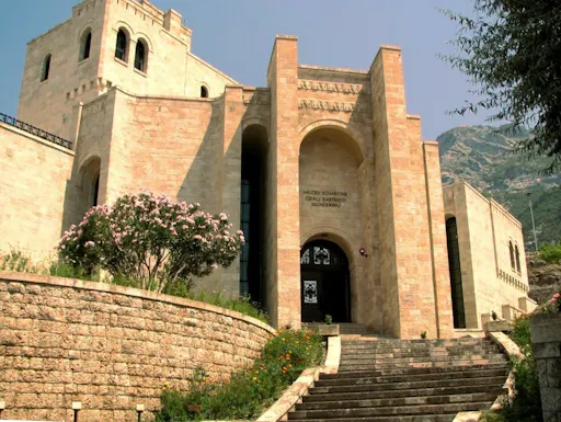 Guided tour of Kruja with Skanderbeg Museum and bazaar visit