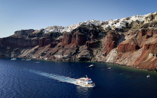 Santorini tour of caldera with glass-bottom boat