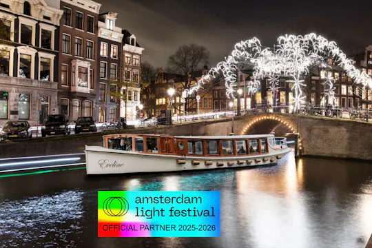 Croisière sur les canaux du Festival des lumières d'Amsterdam à bord d'un bateau de luxe avec boissons