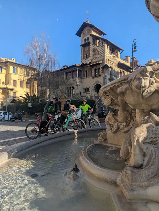Villa Borghese, Villa Ada en Coppedè District E-bike Tour