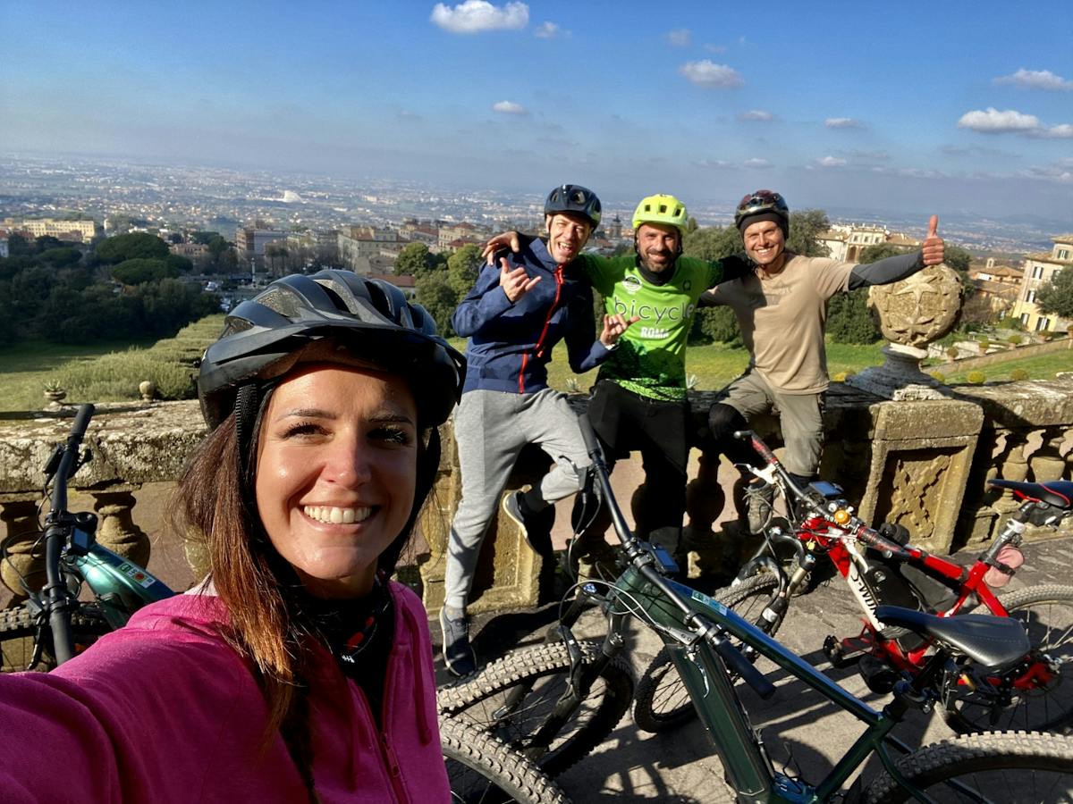 Vigneto di Frascati e degustazione di vini in e-bike da Roma