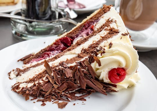 Freiburg guided food tour with local specialties tasting - 