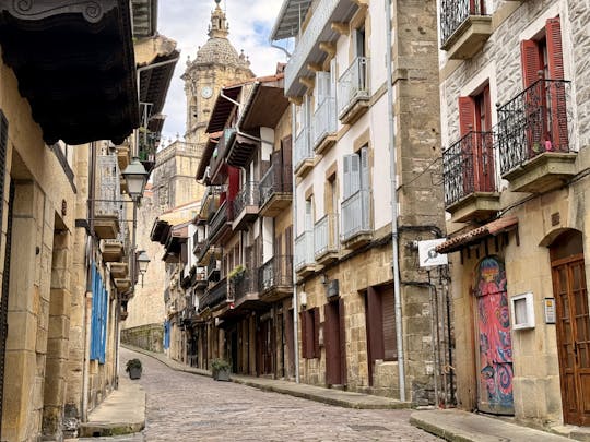 Shared tour of Hondarribia's Old Town and Marina