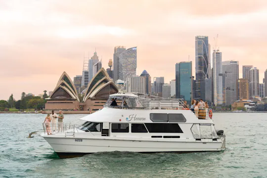Golden Glow Hafenrundfahrt in Sydney mit kostenlosem Getränk