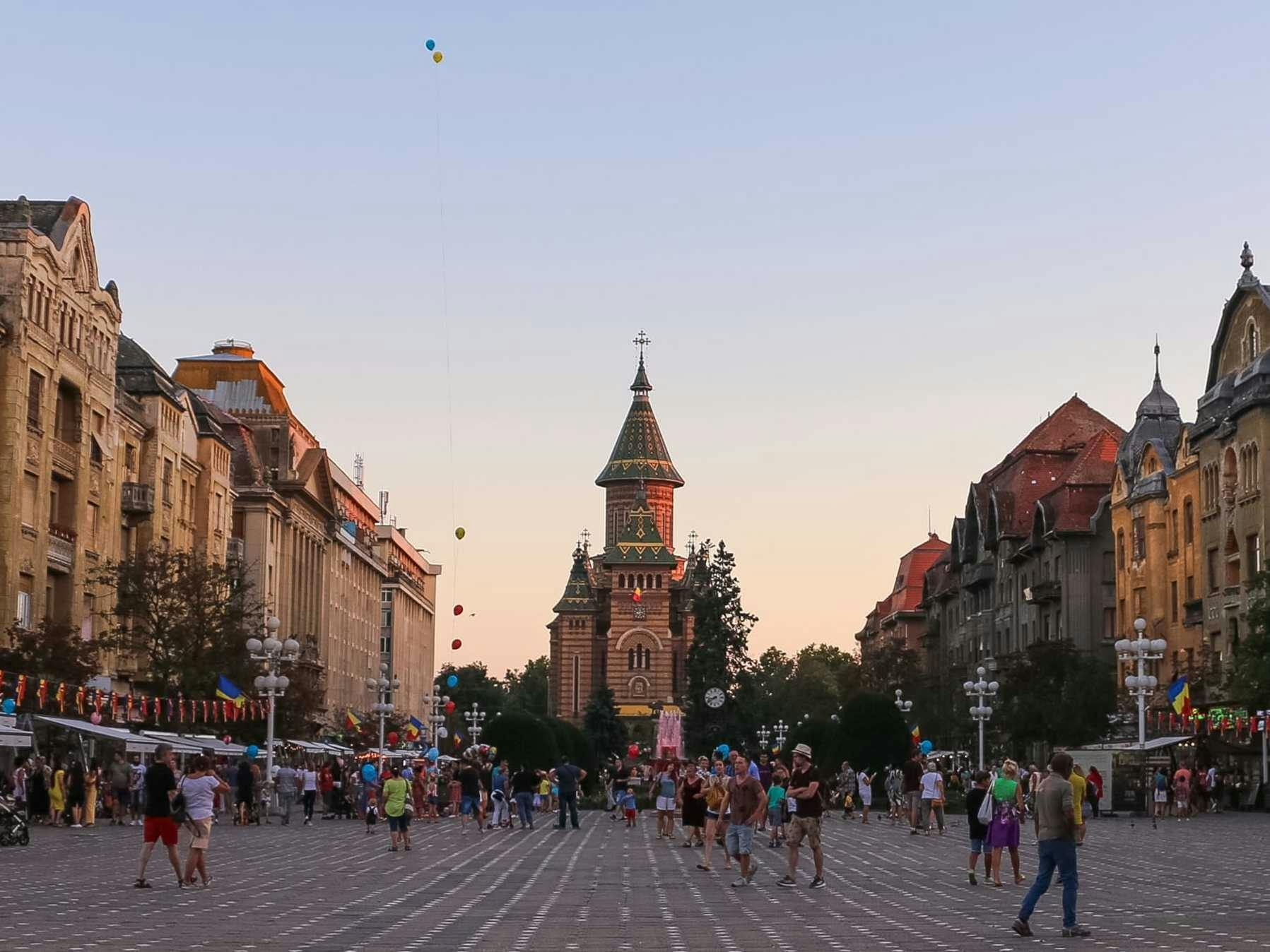 Explore Timișoara's photogenic highlights with a local