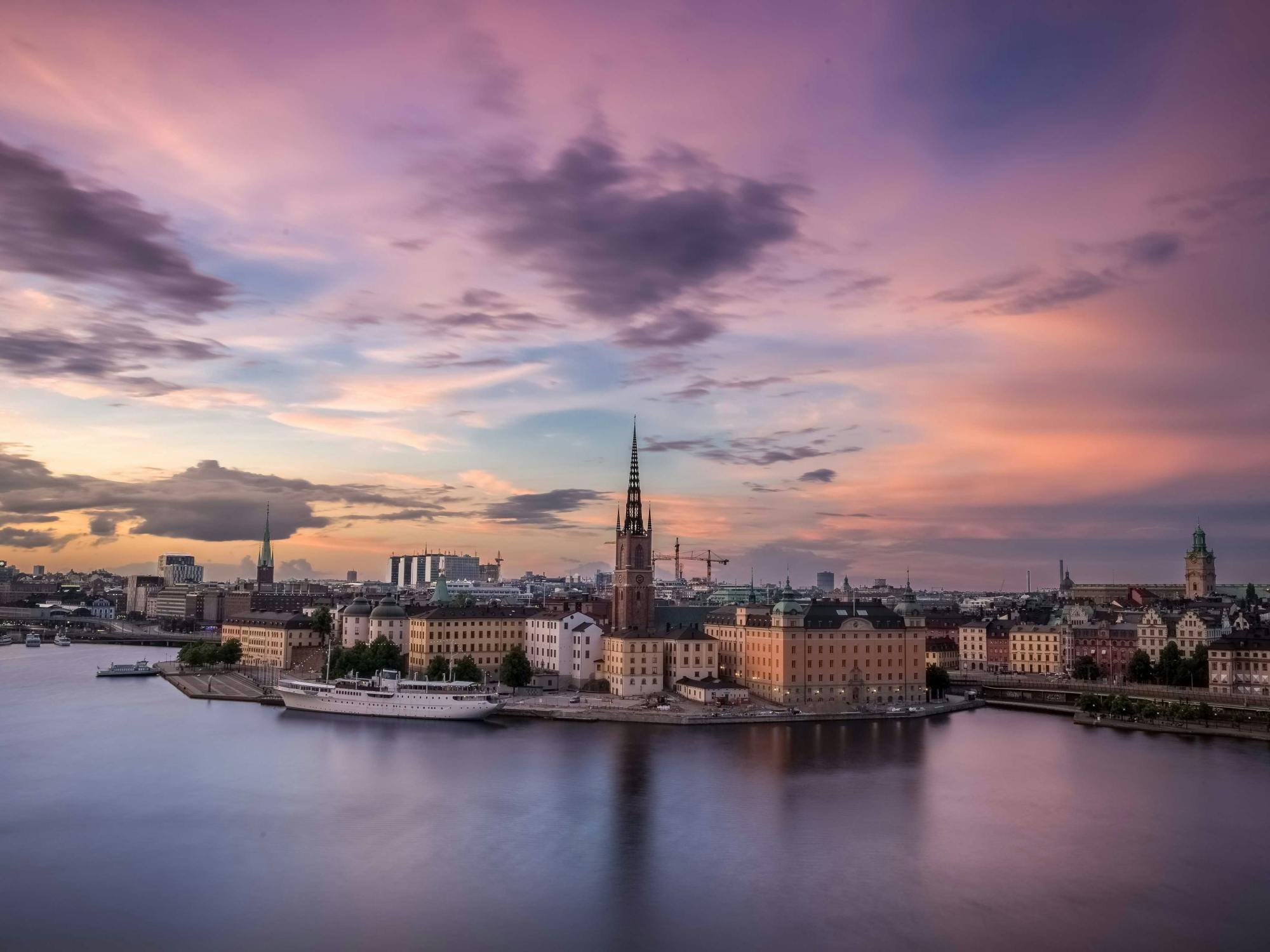 Guided tour of Stockholm's most photogenic spots with a local