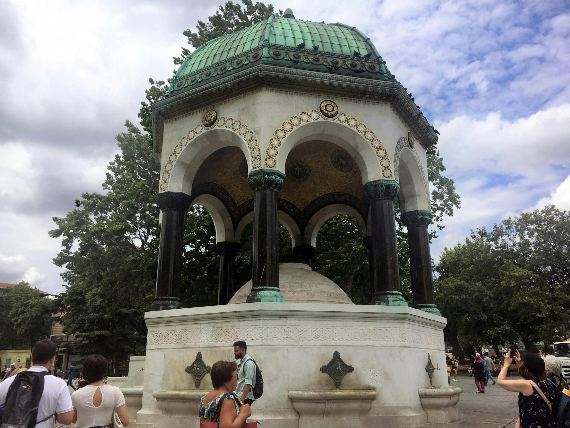 Istanbul old town walking tour from Bulgaria by overnight bus