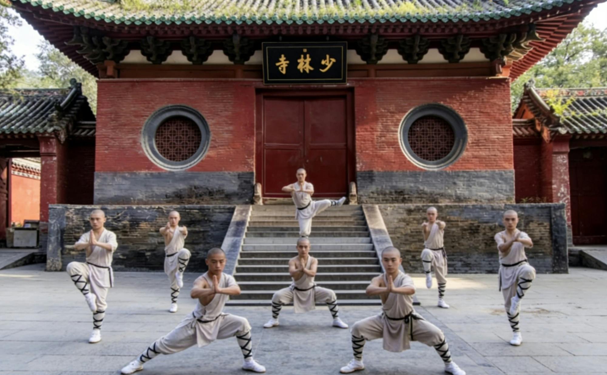 Zhengzhou private Kulturtour zum Shaolin-Tempel und den Longmen-Grotten